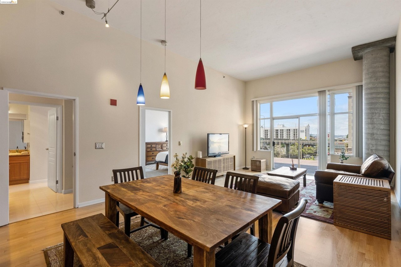 5855 Horton St Apt 407