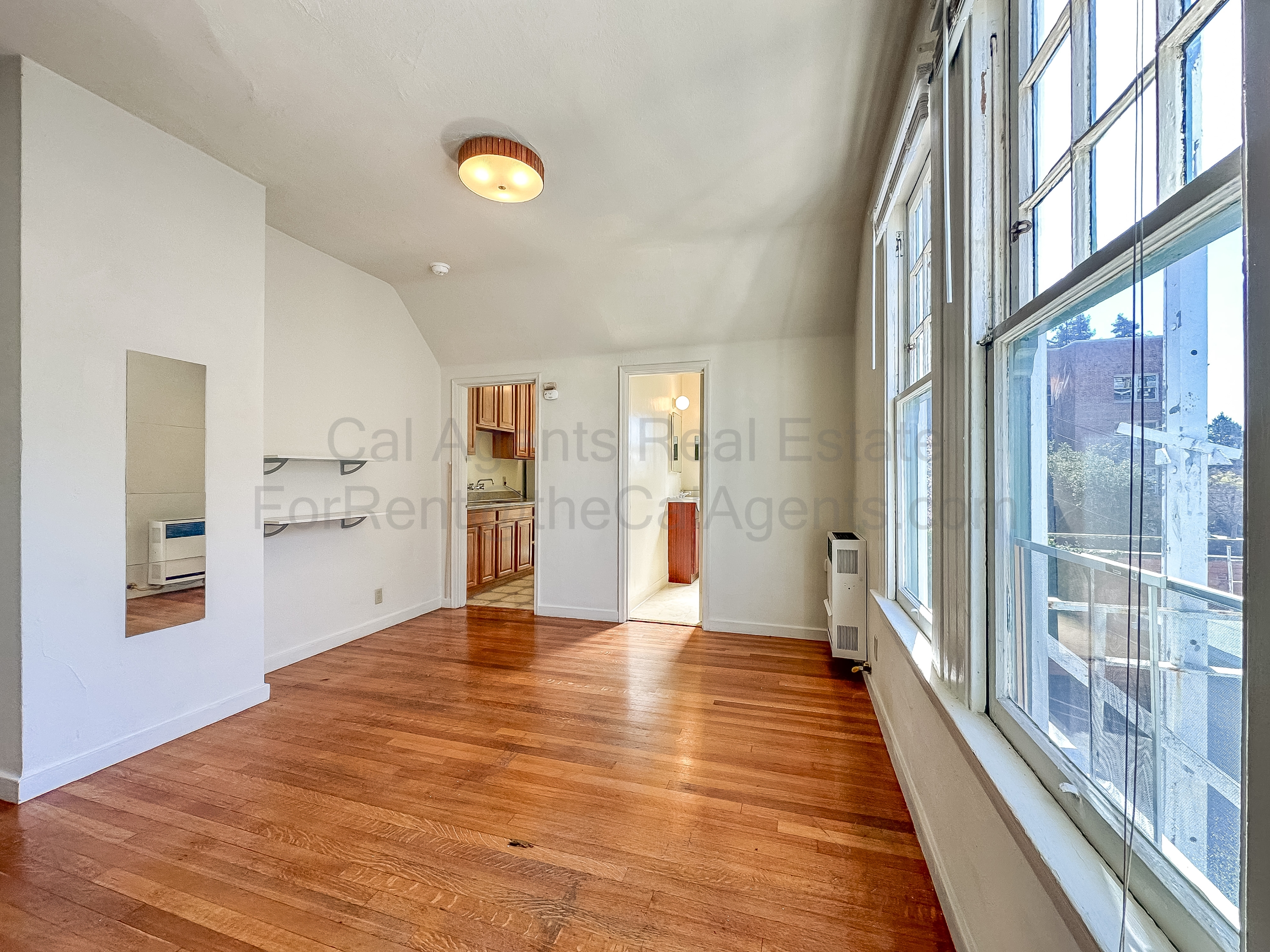 2710 Haste St Unit 4